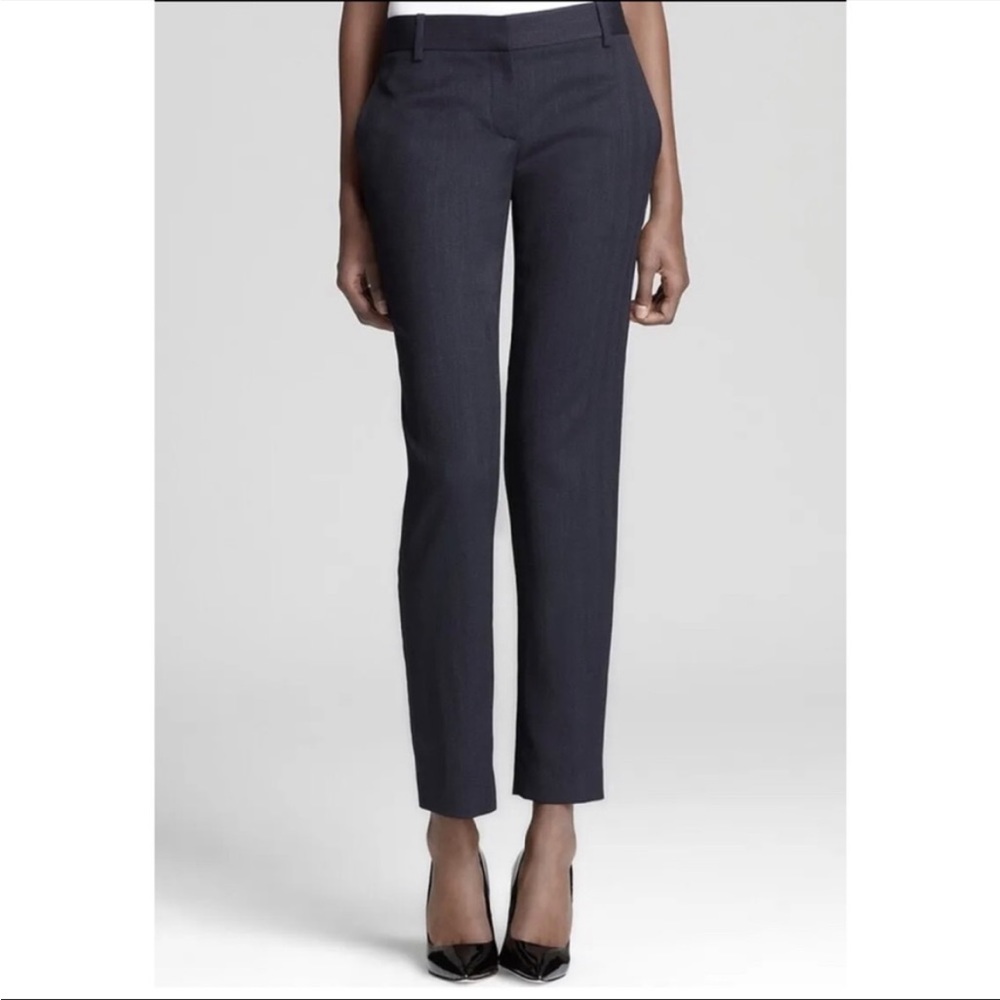 Theory Navy Blue Virgin wool Testra Tuck Stripe Pinstriped Pants Women sz 6 NWT